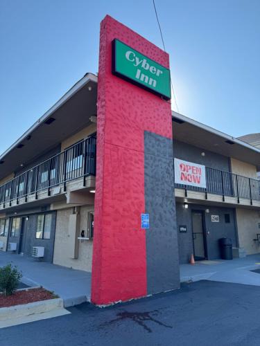 National Hills Hotel | Cyber Inn
