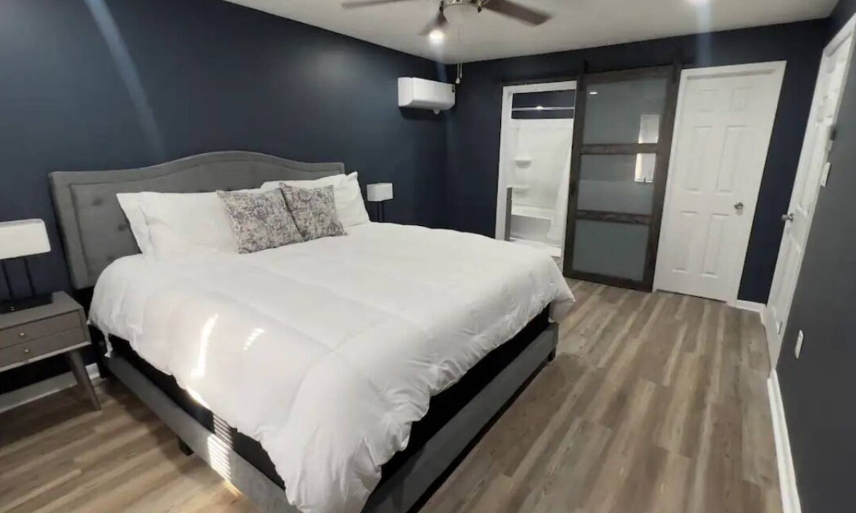 McComb Apartment | Deja Blue