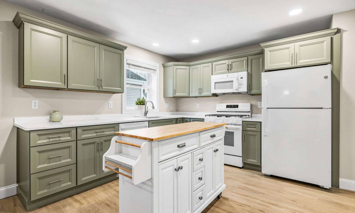 Kingston Apartment | Designer 2BR with Sage Kitchen & Quartz Counters