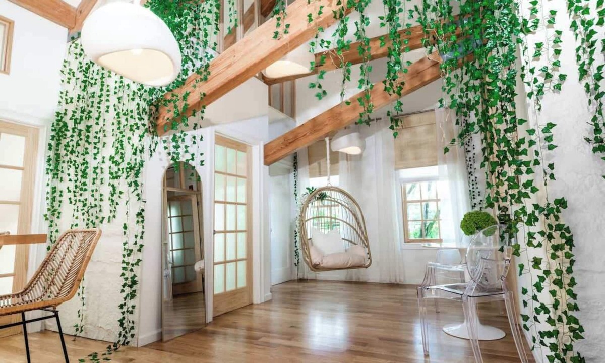Wilton Apartment | Designer Treehouse with Spa Bath