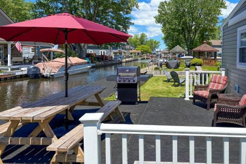 Ashville House | Dock, Deck & Fire Pit! Chautauqua Lake Retreat