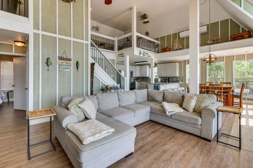 Milledgeville House | Dock & Fire Pit: Stunning Lake Sinclair Home!