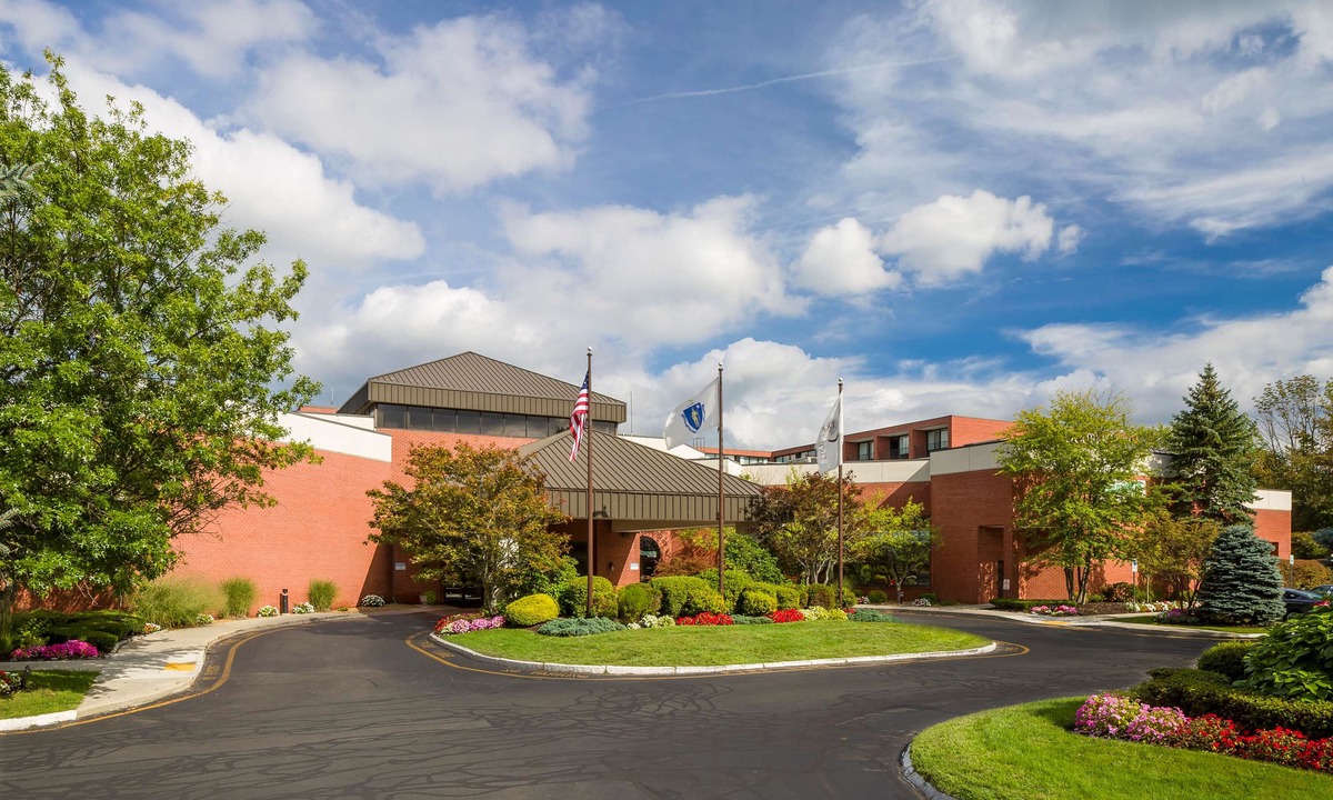 Andover Hotel | DoubleTree by Hilton Boston-Andover
