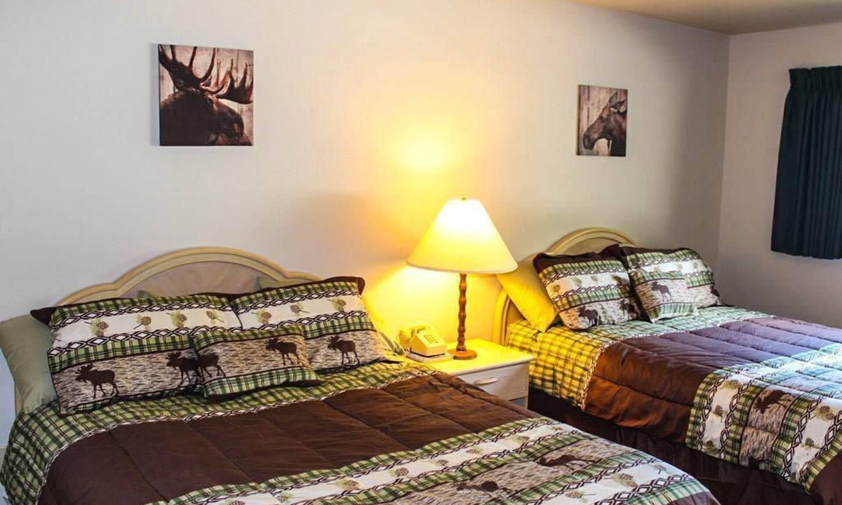Bigfork Condo | Downtown Bigfork Montana on the Swan River and Flathead Lake.
