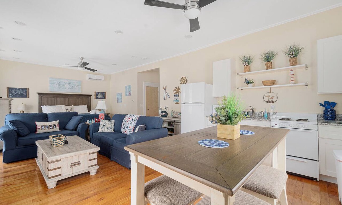 Bristol Apartment | Downtown Bristol Condo Near Ferry & Waterfront