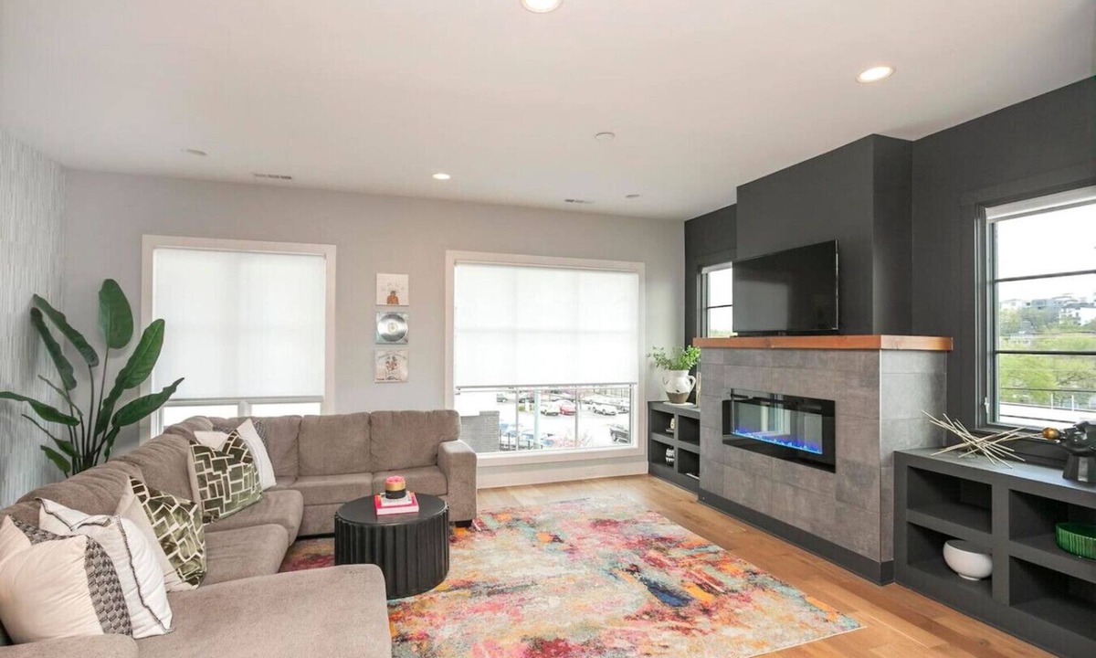 Nashville Villa | Downtown Modern, Rooftop Patio, Vanderbilt, 8 Beds