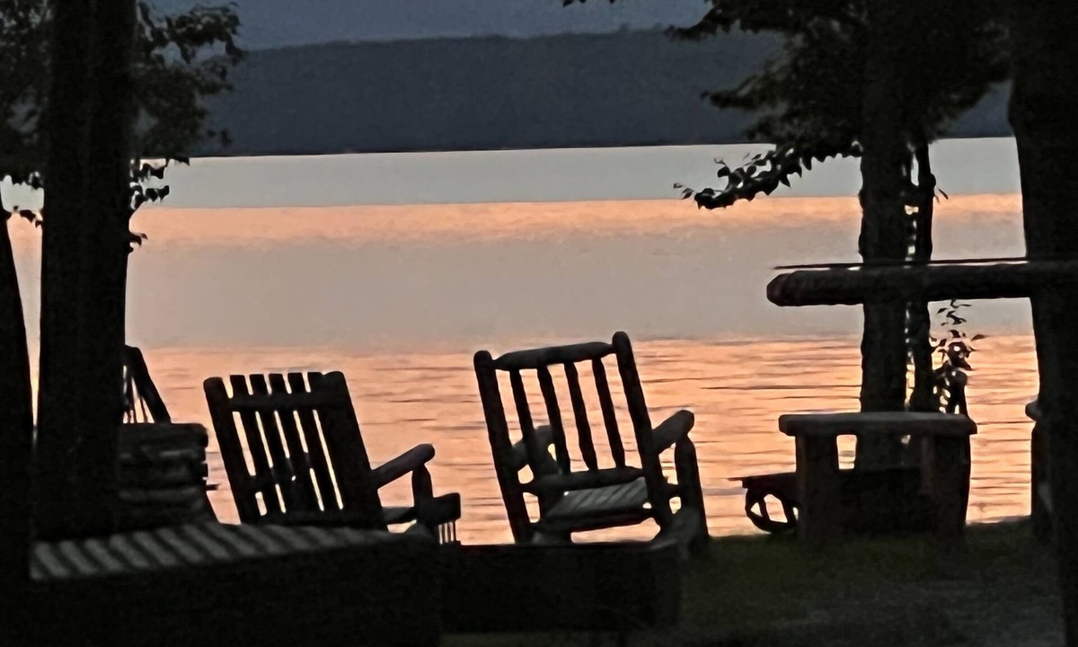 Rangeley Plantation Cabin | DuLac middle cabin on Lakefront