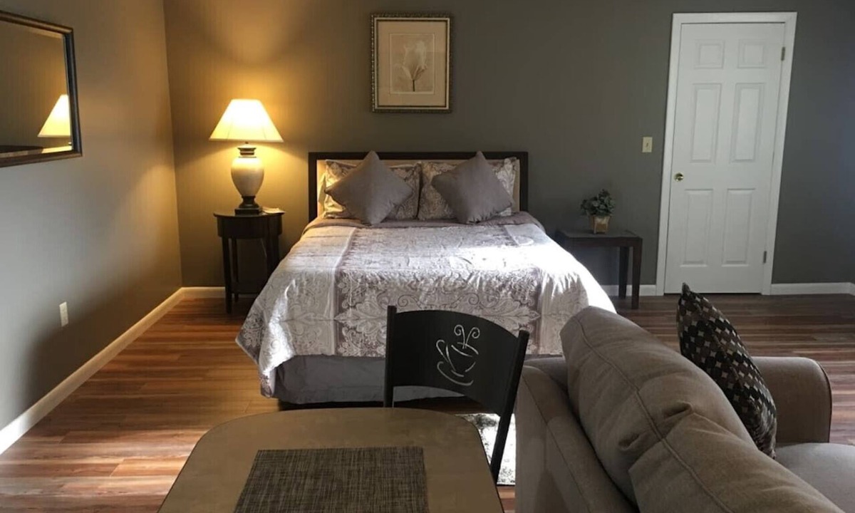 Gilford Condo | Efficiency, Monthly Rates, Close to Everything!
