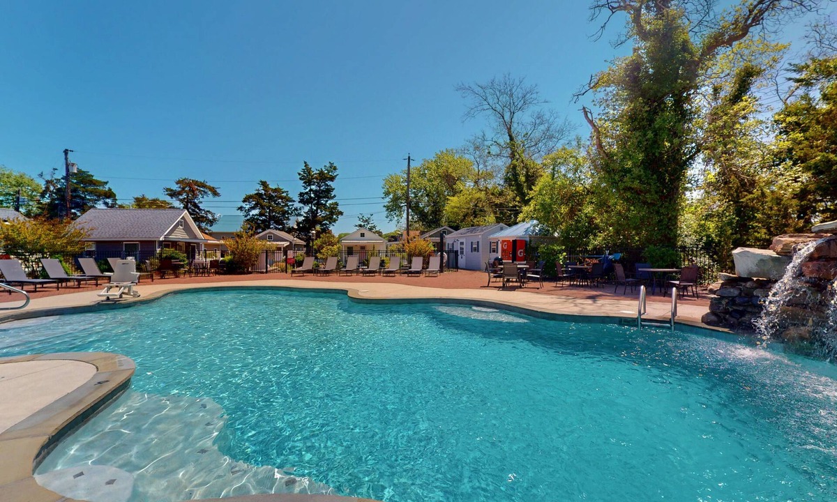 Lower Township Hotel | Elegant King Room for a Relaxing Beach Escape