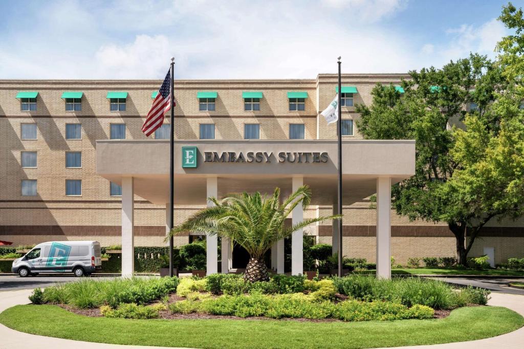 Brunswick Hotel | Embassy Suites Brunswick