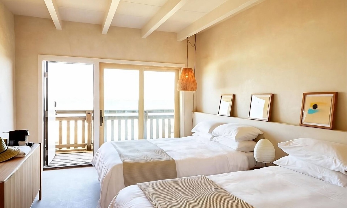 Montauk Hotel | Entrancing Oceanfront Experience! Swimming Pool, Free Breakfast and Parking!