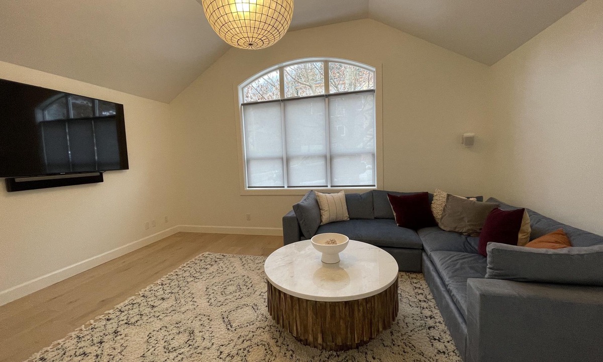 Nelson House | Executive Nelson Waterfront Home