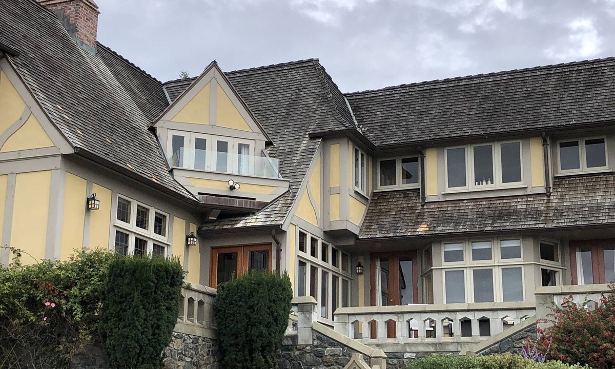 Saanich East House | Executive Private Waterfront Estate