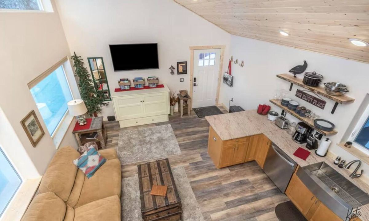 Badger Cabin | Experience Lakeside Cabin Living in North Pole, Alaska!