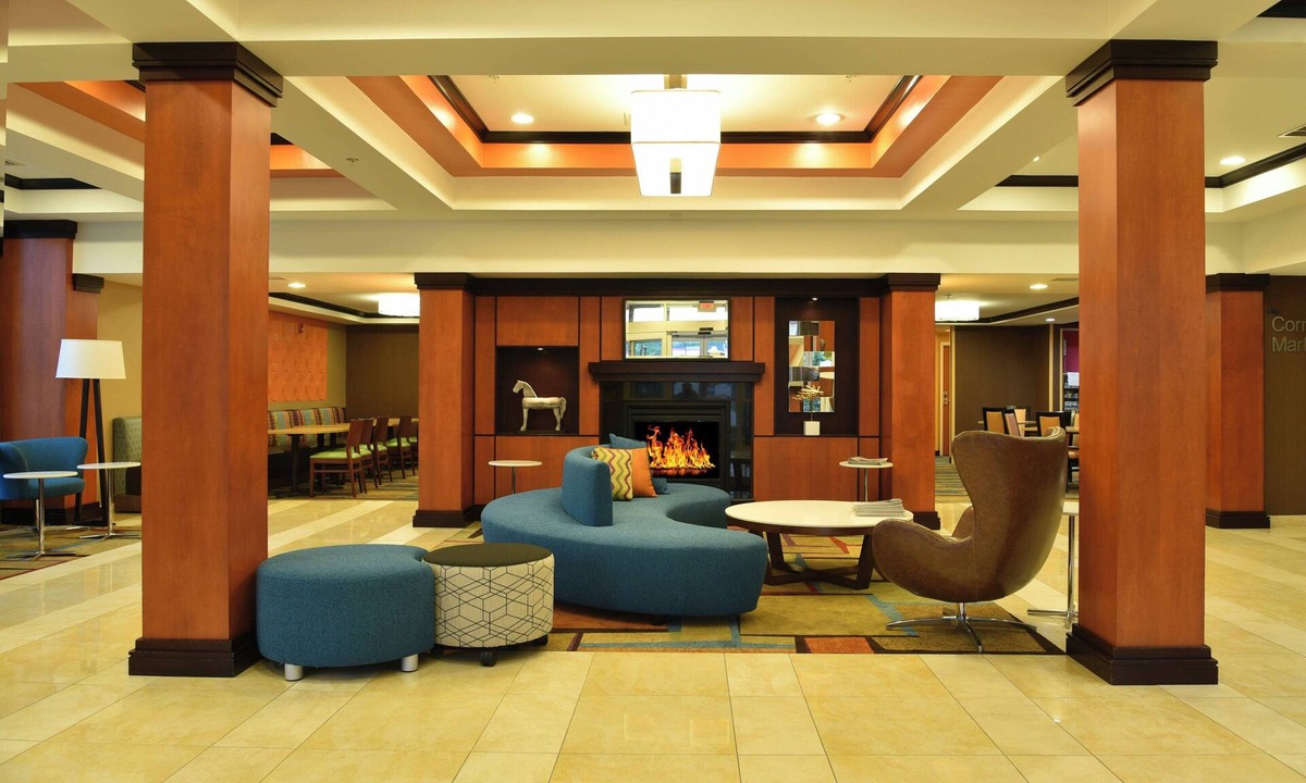 Windsor Locks Hotel | Fairfield Inn & Suites Hartford Airport