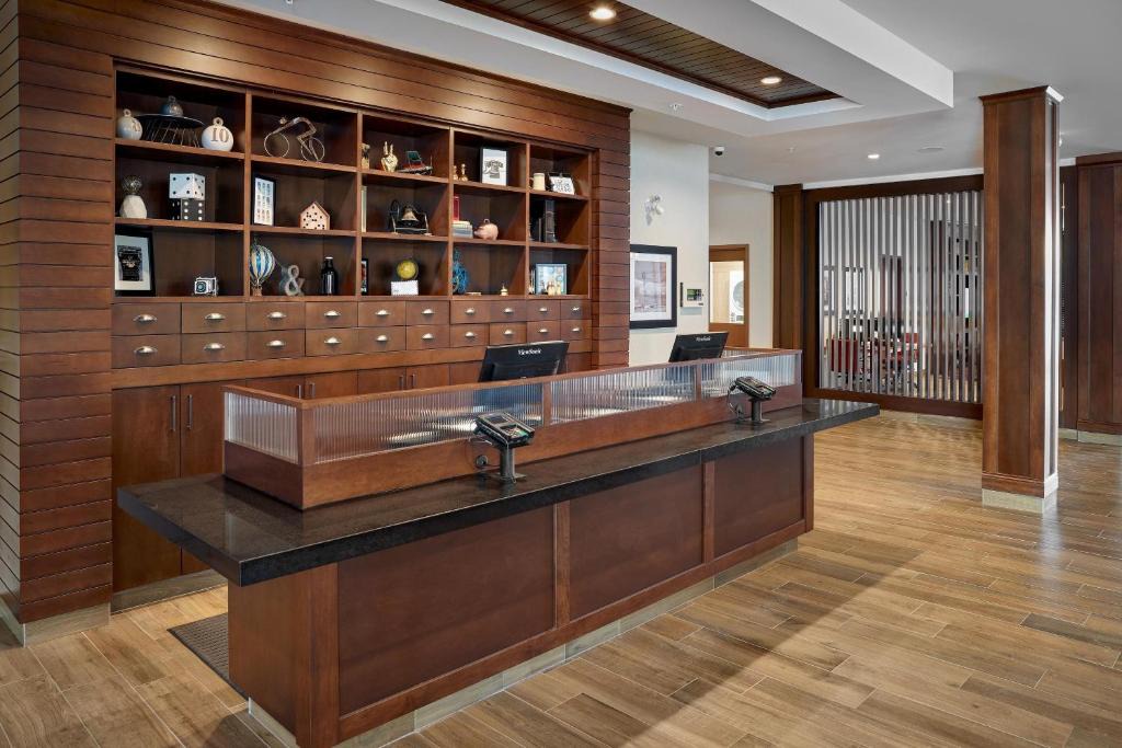 West Edmonton Hotel | Four Points by Sheraton Edmonton West