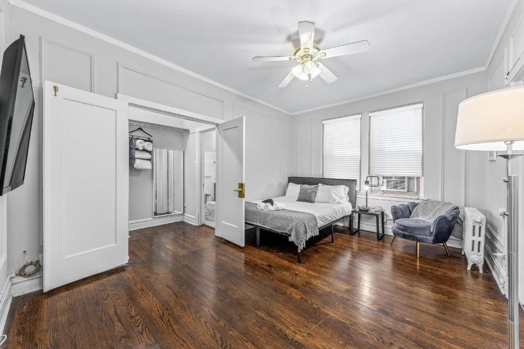 Hyde Park Apartment | FRONTDESK Studio Apt by University Park Garden