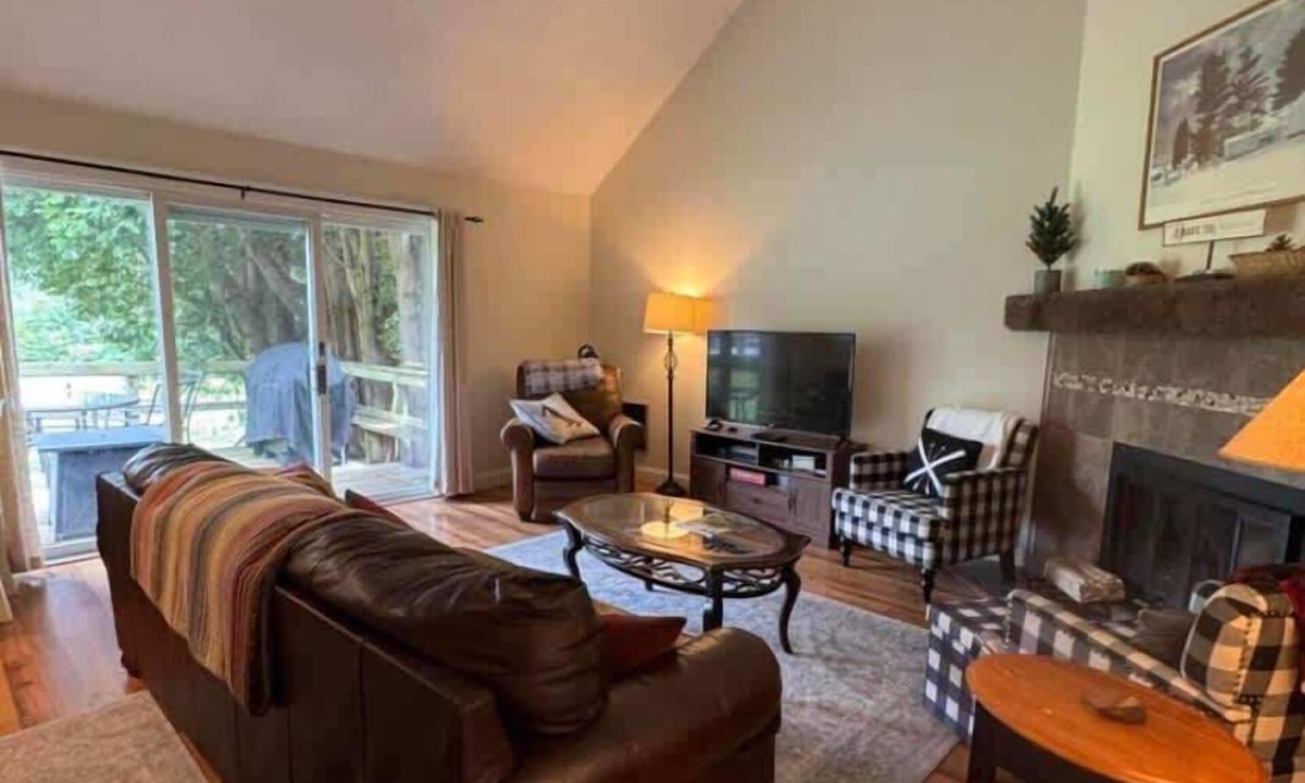 Hancock Apartment | Gorgeous 2BR 2BA Condo At Jiminy Peak w Mtn Views