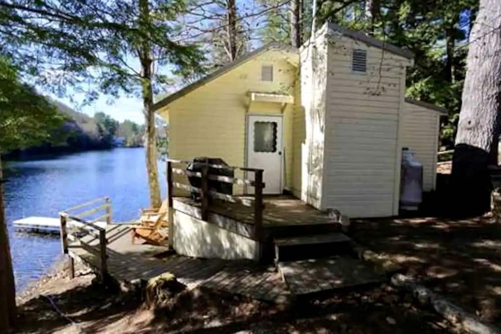 Winona Cottage | Gorgeous Lakefront Cottage Nestled Amidst Trees in Meredith, New Hampshire