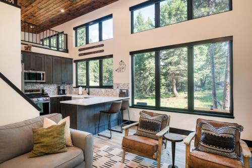Philipsburg House | Granite Moose Hideaway Cabin