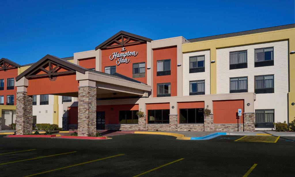 Midtown Anchorage Hotel | Hampton Inn Anchorage