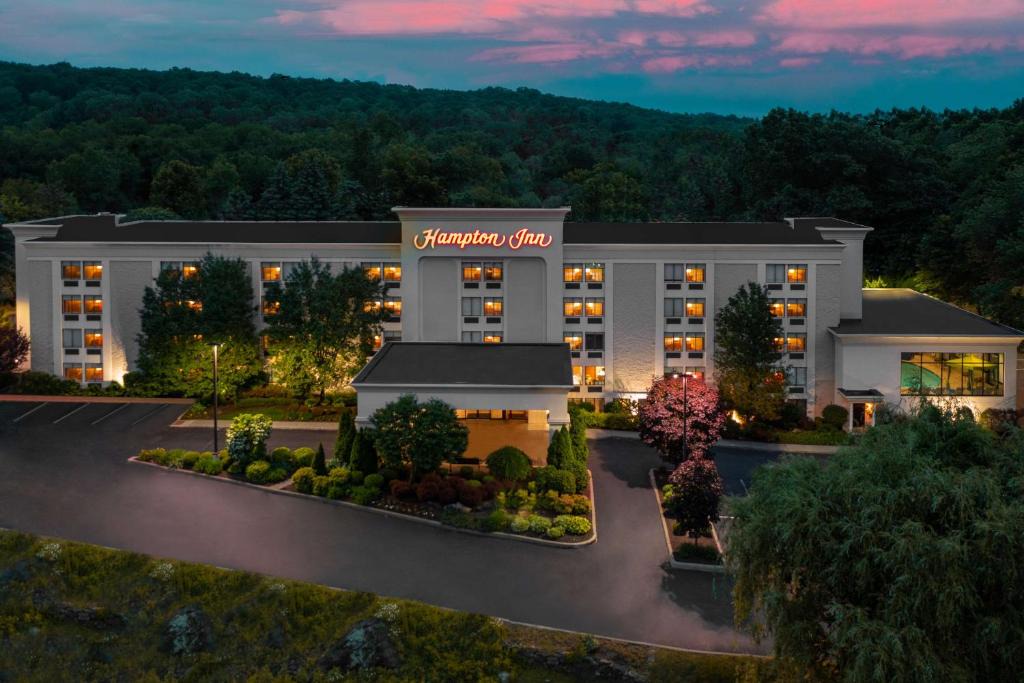 Danbury Hotel | Hampton Inn Danbury