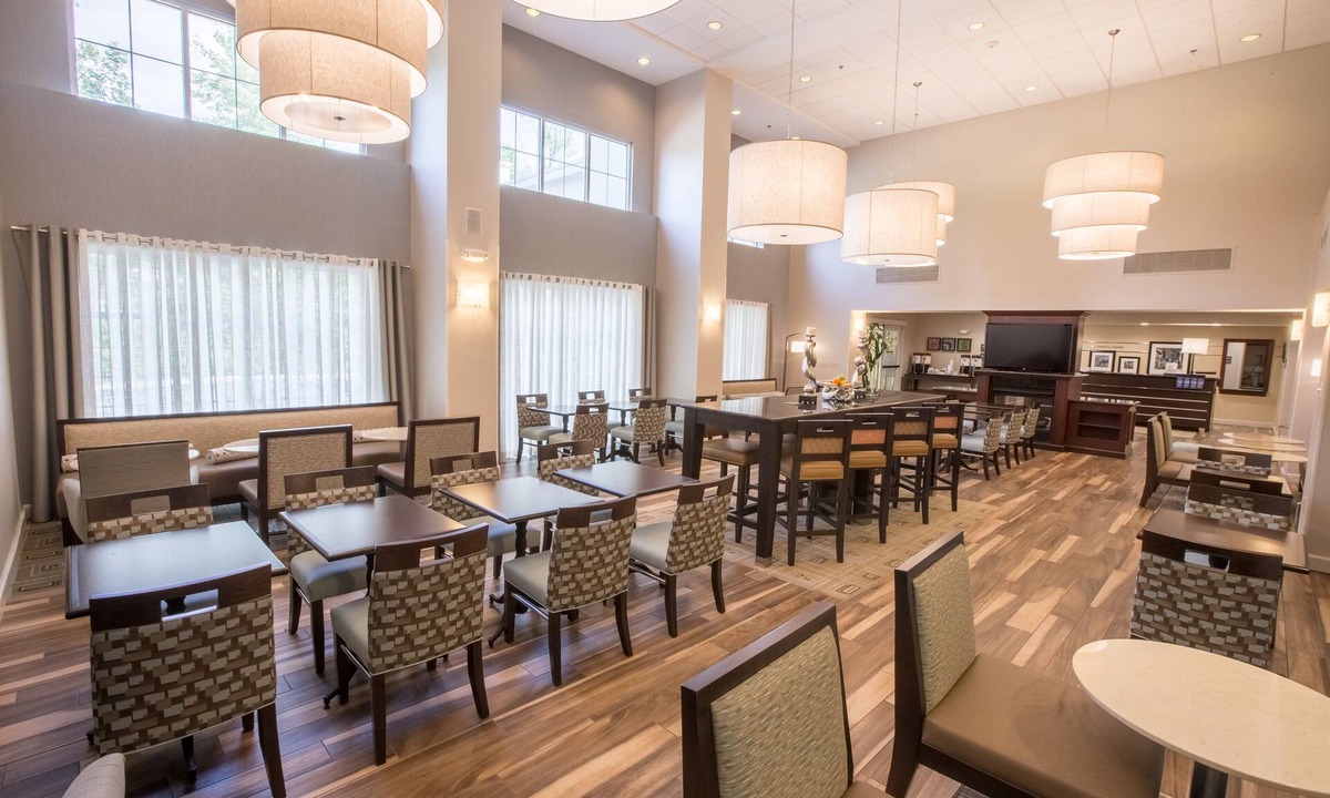 Lenox Hotel | Hampton Inn & Suites Berkshires-Lenox