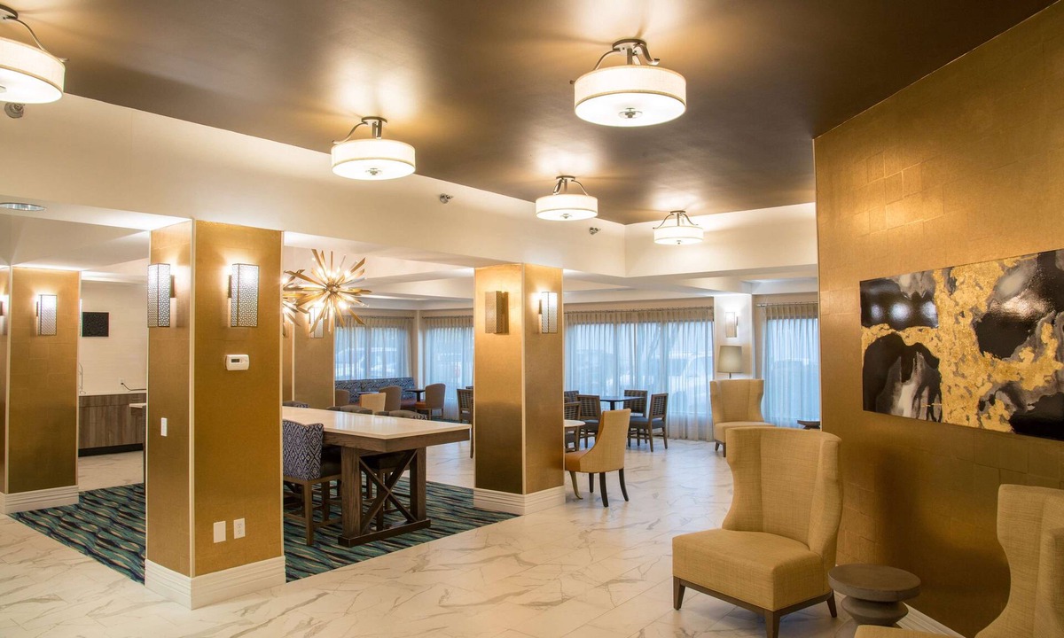 Jackson Hotel | Hampton Inn & Suites Jackson-Coliseum