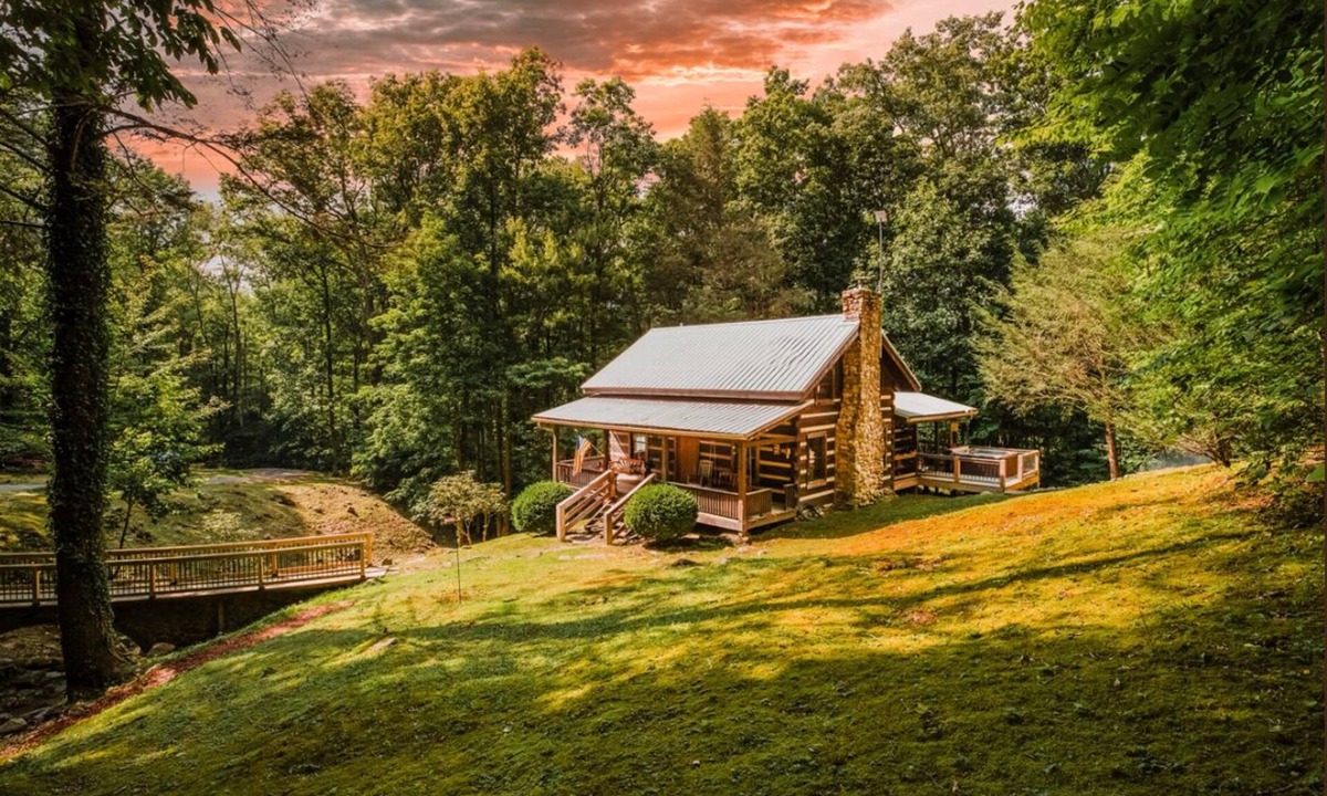 Smoky Mountains Cabin | Handcrafted Creekside Cabin and Playhouse