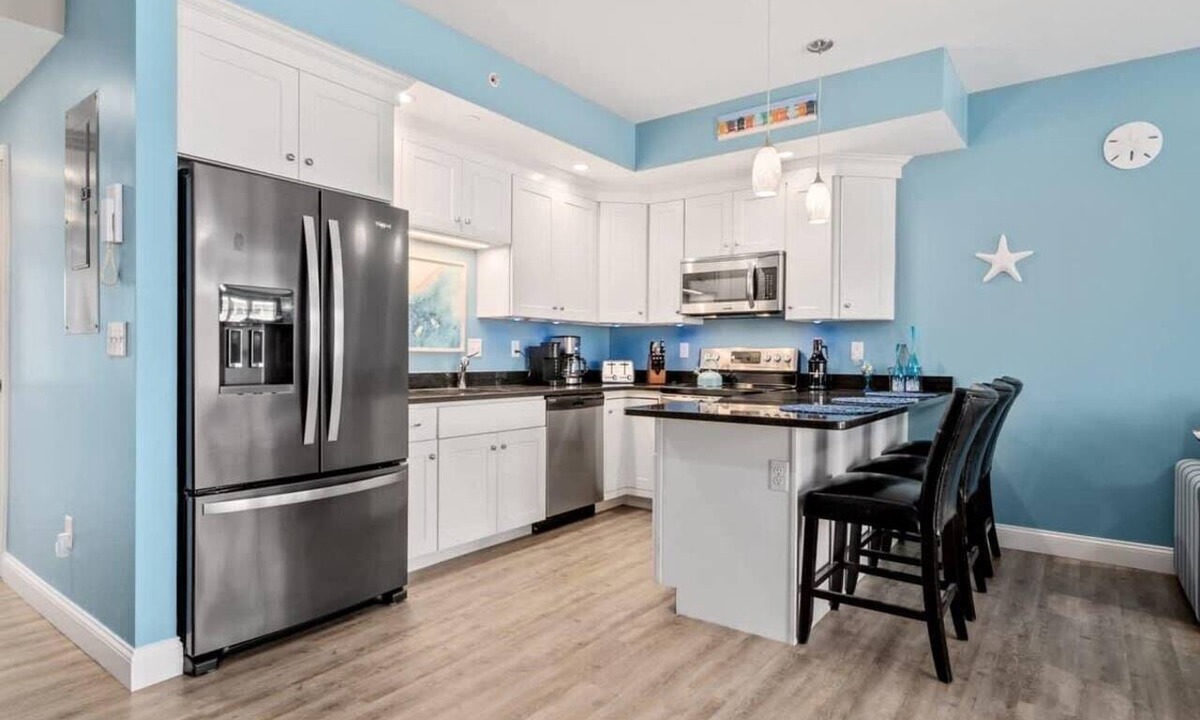 Hampton Condo | Harbor Hideaway | Steps To Beach | Elevator