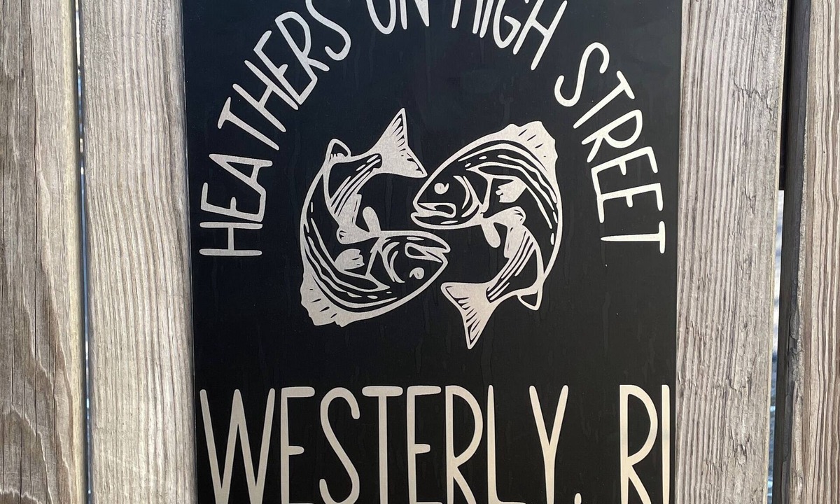 Westerly Apartment | HEATHERS ON HIGH STREETnKing Bed and Twin Bed