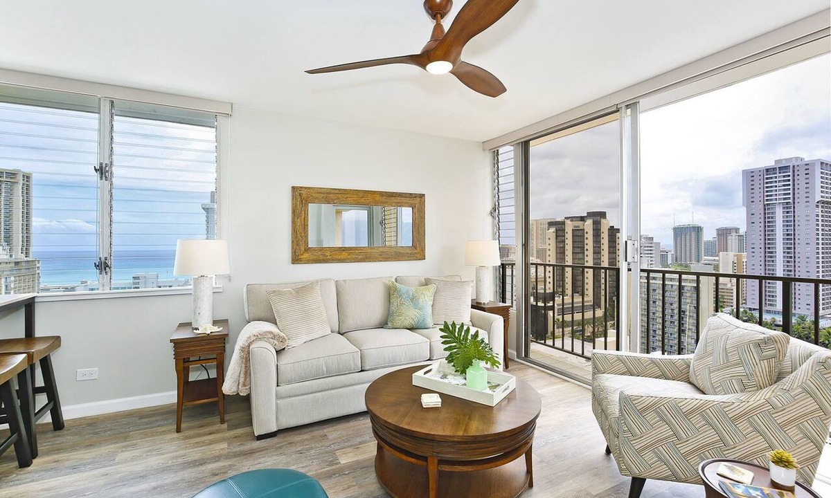 Waikiki Condo | High Floor with Ocean View! Bedroom A/C, W/D, Wi-Fi, Pool, FREE Parking!