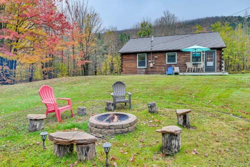 East Windham House | High Peak Heaven: Cozy Log Cabin on 1 Acre!