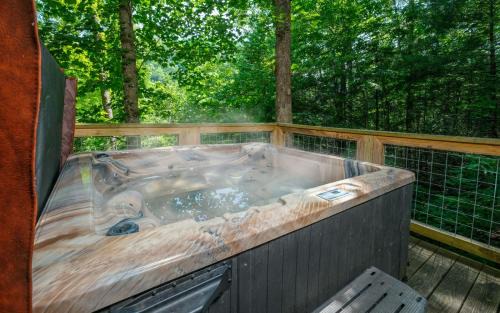 Sevierville Villa | Hillside Hideaway