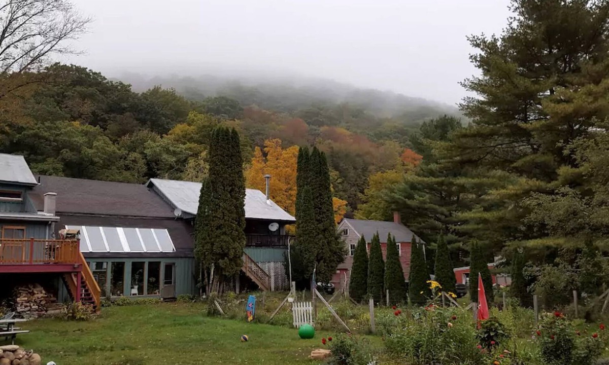 Cummington Cabin | Historic, Waterfront Suite Rental close to Boston, Massachusetts