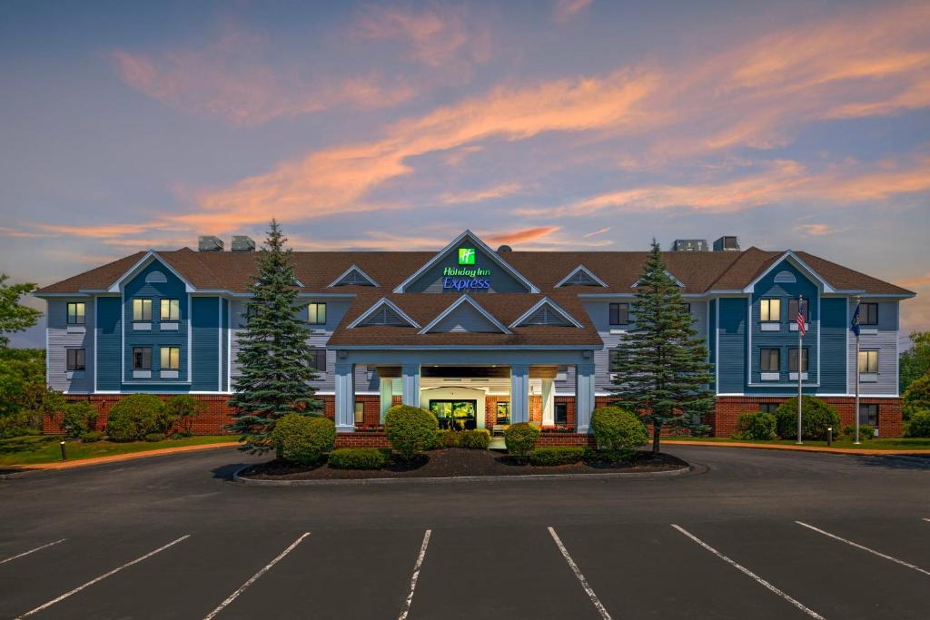 Biddeford Hotel | Holiday Inn Express Biddeford by IHG