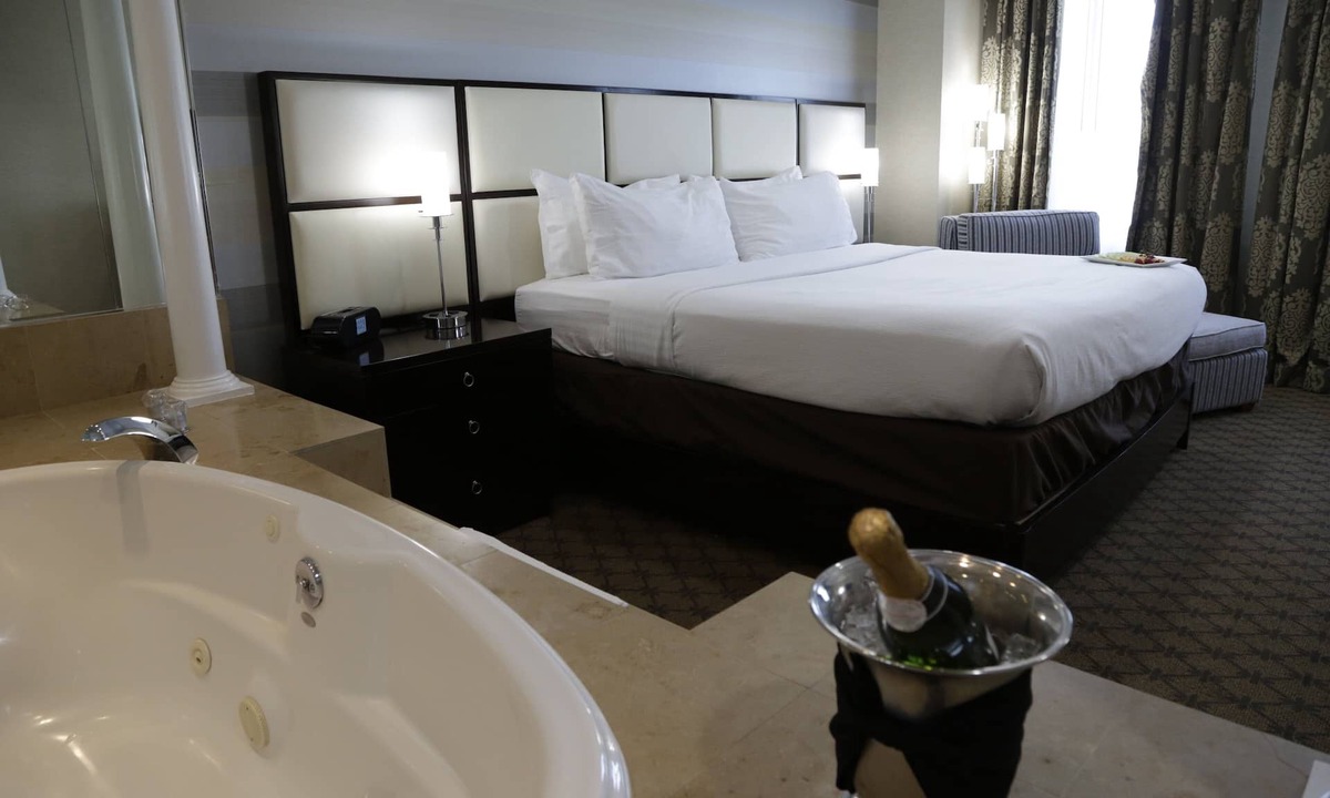 Plainview Hotel | Holiday Inn Plainview-Long Island by IHG