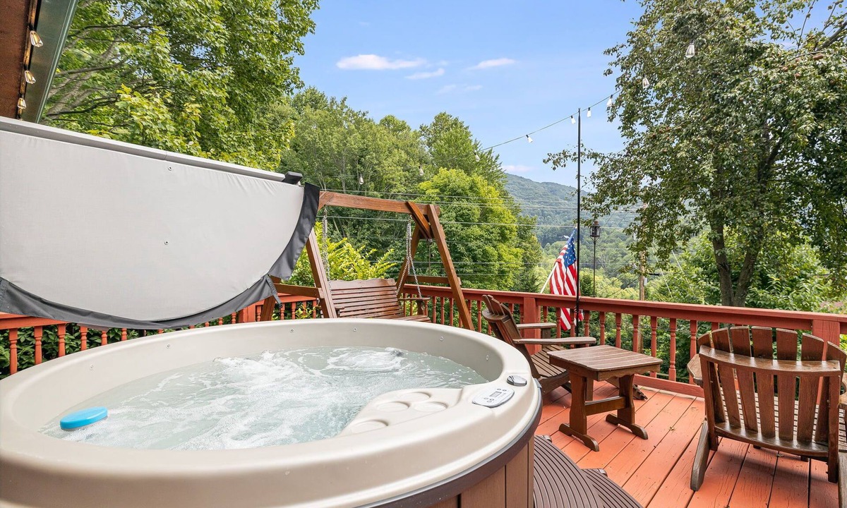 Settlers Ridge Cabin | Hot Tub, Fire Pit & Mountain Views + Biltmore Pass | Cozy One-Level Cabin