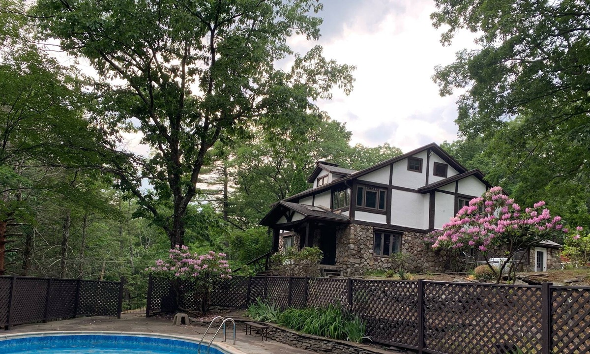 Woodstock House | Iconic Byrdcliffe estate property with in-ground pool on 10 acres.
