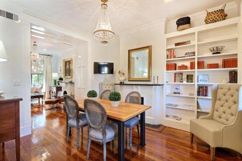 Historic Downtown Savannah Apartment | Isaac LaRoche Main