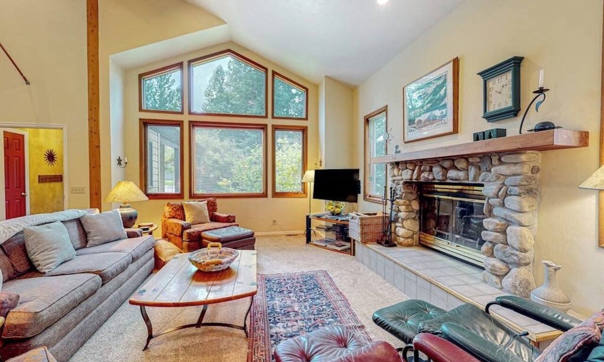 Twin Creeks House | Juniper Haven Retreat | Home in Sun Valley