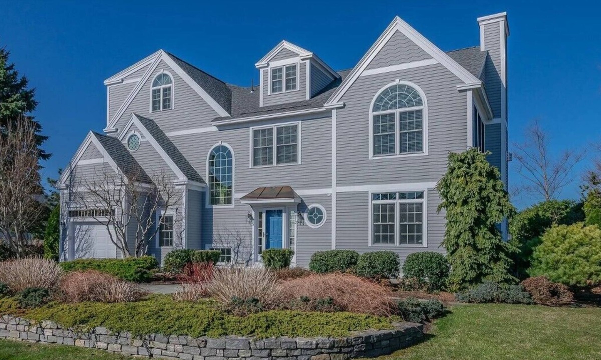 Kennebunk House | Kennebunk Coastal Getaway ! 2 minutes from Gooch's Beach !