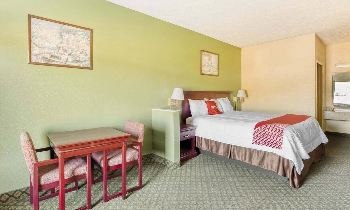 Grenada Apartment | King Bed Accessible|Grenada MS