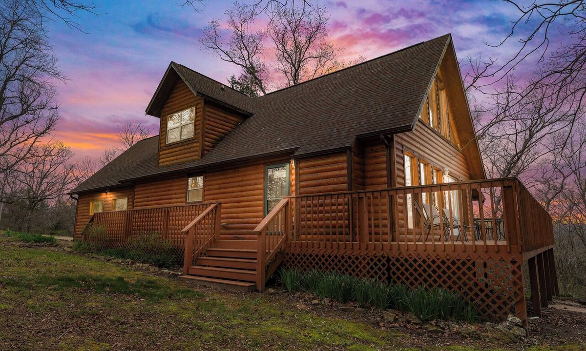 Eagle Rock Cabin | Lakefront Cabin perfect for families