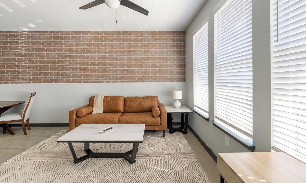Northwest Pensacola Apartment | Landing | Chic 1BD, Rooftop Lounge, Gym