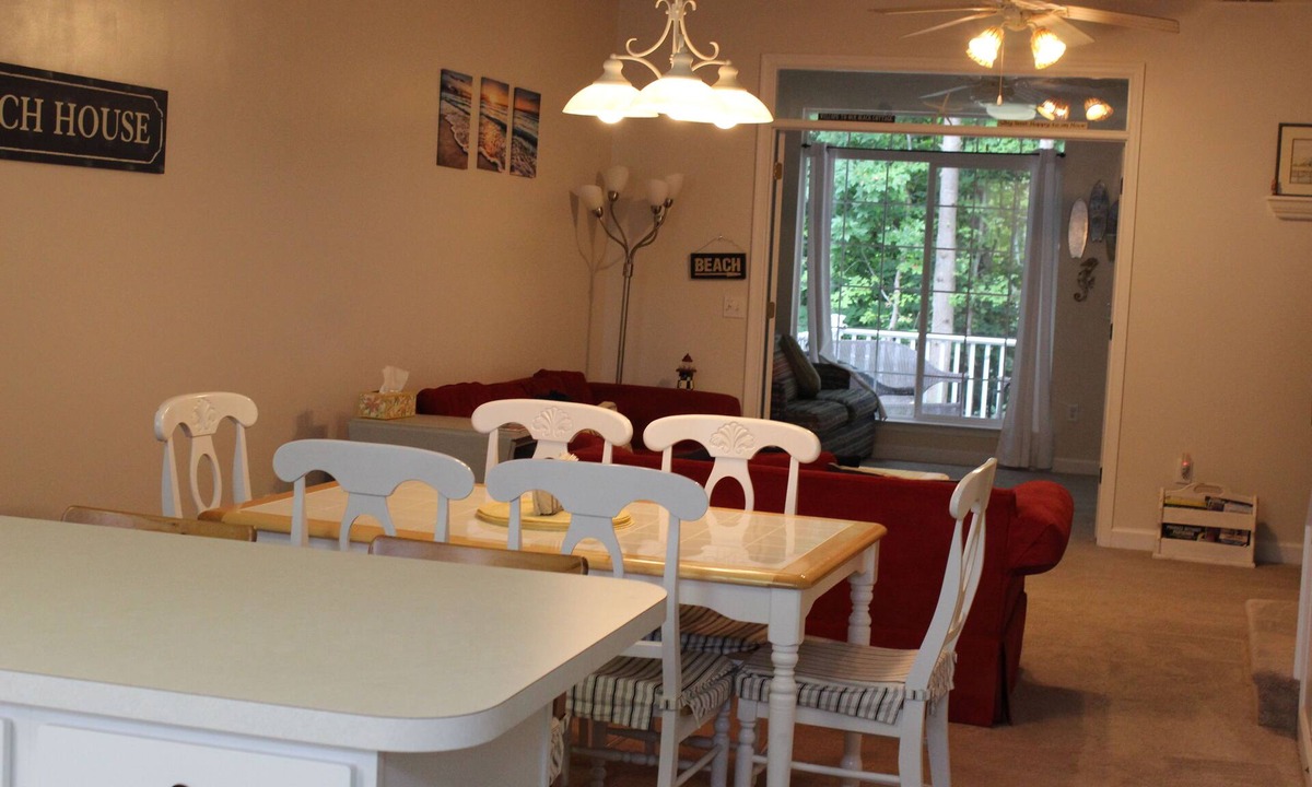 Bethany Breeze House | LOCATION! LOCATION! LOCATION! Perfect townhome 1.5 miles to Bethany Beach