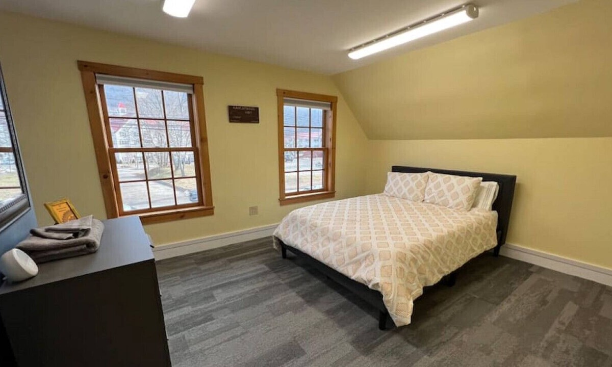 Lincoln Apartment | Loon Loft on Main Street