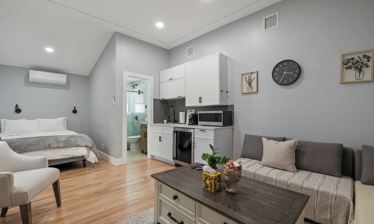 South Hempstead Apartment | Lunavista Cozy Studio