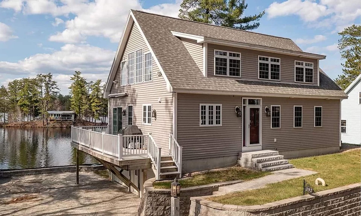 East Wakefield House | Luxurious Lakefront Home on the sparkling Balch Lake with spectacular waterviews