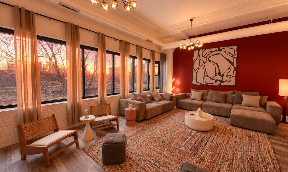 Near South Side Hotel | Luxury 6BR/3BA Group Stay in McCormick, Sleeps 12